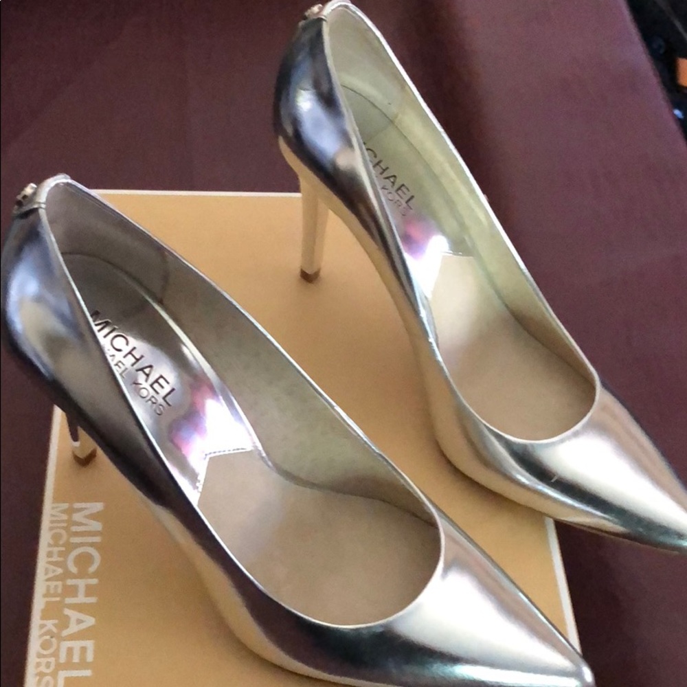 Women’s shoes